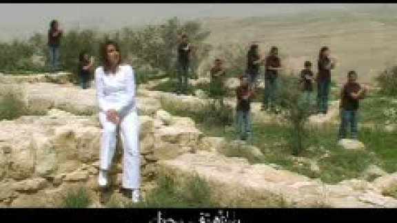 يشدو لساني بصنع يديك